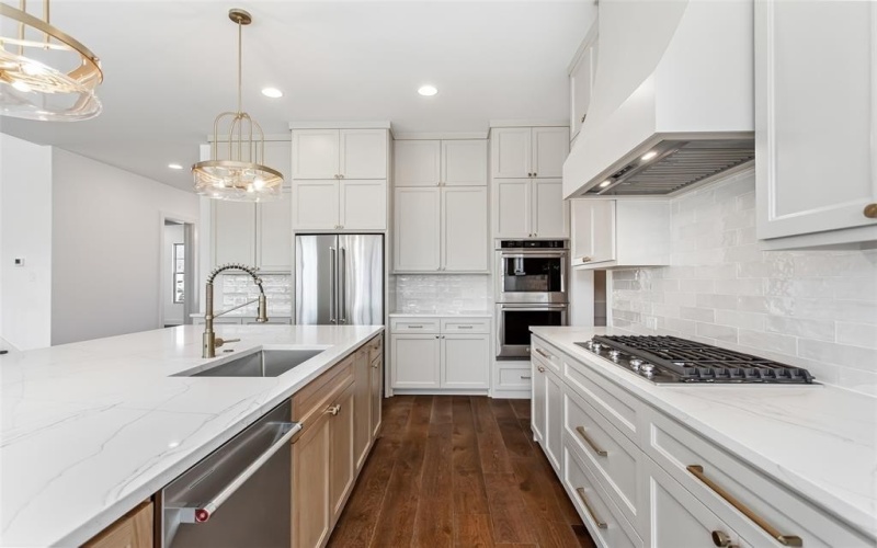 1107 Mount Auburn Avenue, Dallas, TX 75223, 4 Bedrooms Bedrooms, ,5 BathroomsBathrooms,Residential,For Sale,1107 Mount Auburn Avenue,0,21175318