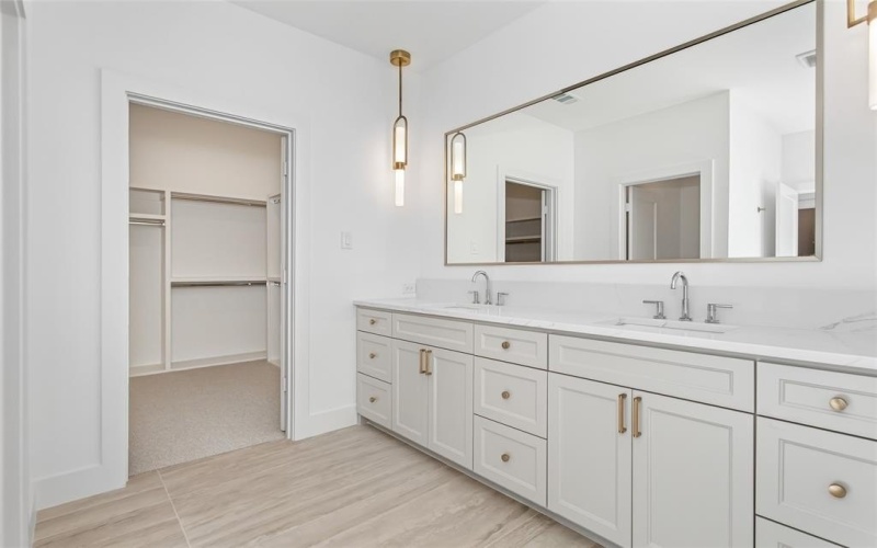 1107 Mount Auburn Avenue, Dallas, TX 75223, 4 Bedrooms Bedrooms, ,5 BathroomsBathrooms,Residential,For Sale,1107 Mount Auburn Avenue,0,21175318