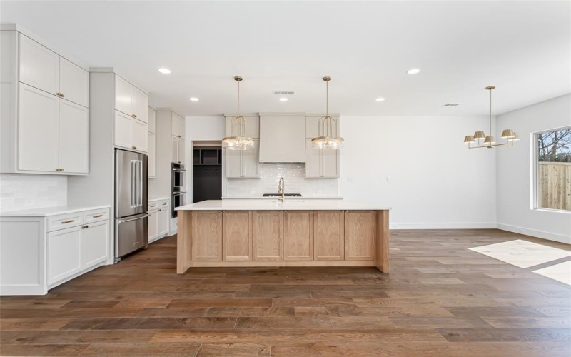 1107 Mount Auburn Avenue, Dallas, TX 75223, 4 Bedrooms Bedrooms, ,5 BathroomsBathrooms,Residential,For Sale,1107 Mount Auburn Avenue,0,21175318