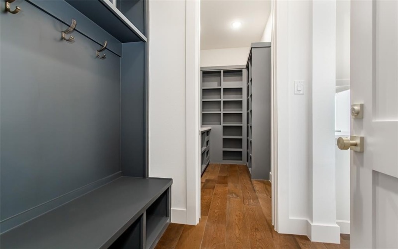 1107 Mount Auburn Avenue, Dallas, TX 75223, 4 Bedrooms Bedrooms, ,5 BathroomsBathrooms,Residential,For Sale,1107 Mount Auburn Avenue,0,21175318