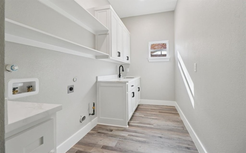 4180 Interurban Road, Lancaster, TX 75134, 4 Habitaciones Habitaciones , ,2 BañosBaños,Residential,En Venta,4180 Interurban Road,0,21178766