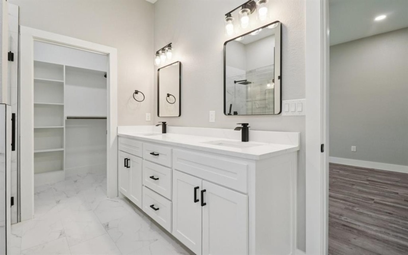 4180 Interurban Road, Lancaster, TX 75134, 4 Habitaciones Habitaciones , ,2 BañosBaños,Residential,En Venta,4180 Interurban Road,0,21178766