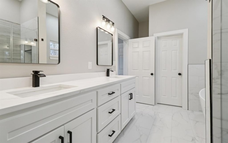 4180 Interurban Road, Lancaster, TX 75134, 4 Habitaciones Habitaciones , ,2 BañosBaños,Residential,En Venta,4180 Interurban Road,0,21178766