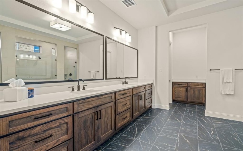 2839 Iris Drive, Trophy Club, TX 76262, 5 Bedrooms Bedrooms, ,6 BathroomsBathrooms,Residential,For Sale,2839 Iris Drive,0,21181123