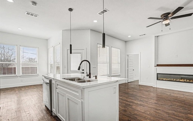 712 Willowbrook Drive, Mesquite, TX 75149, 3 Bedrooms Bedrooms, ,2 BathroomsBathrooms,Residential,For Sale,712 Willowbrook Drive,0,21182458