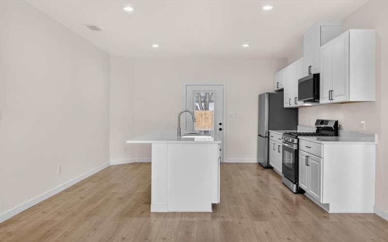 2112 W 13th Avenue, Corsicana, TX 75110, 4 Habitaciones Habitaciones , ,2 BañosBaños,Residential,En Venta,2112 W 13th Avenue,0,21182489