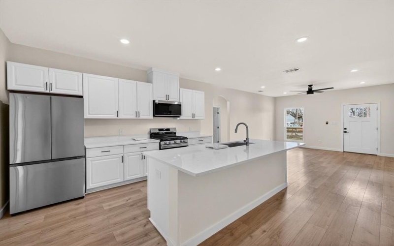 2112 W 13th Avenue, Corsicana, TX 75110, 4 Habitaciones Habitaciones , ,2 BañosBaños,Residential,En Venta,2112 W 13th Avenue,0,21182489