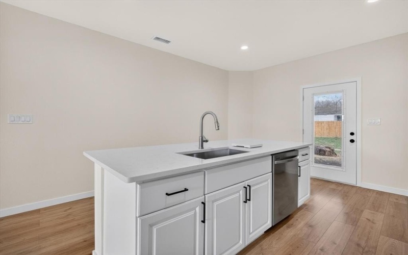 2112 W 13th Avenue, Corsicana, TX 75110, 4 Habitaciones Habitaciones , ,2 BañosBaños,Residential,En Venta,2112 W 13th Avenue,0,21182489