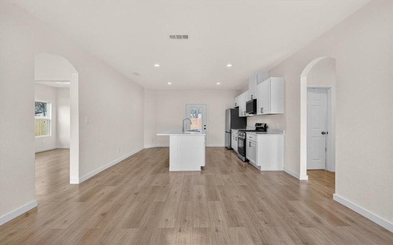 2112 W 13th Avenue, Corsicana, TX 75110, 4 Habitaciones Habitaciones , ,2 BañosBaños,Residential,En Venta,2112 W 13th Avenue,0,21182489