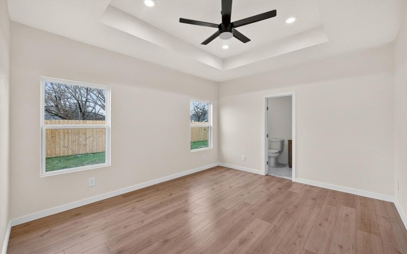 2112 W 13th Avenue, Corsicana, TX 75110, 4 Habitaciones Habitaciones , ,2 BañosBaños,Residential,En Venta,2112 W 13th Avenue,0,21182489