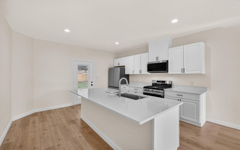 2112 W 13th Avenue, Corsicana, TX 75110, 4 Habitaciones Habitaciones , ,2 BañosBaños,Residential,En Venta,2112 W 13th Avenue,0,21182489