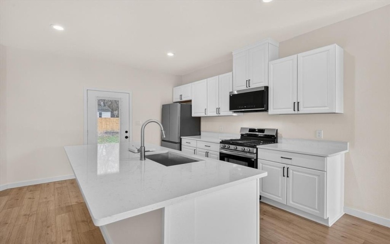 2112 W 13th Avenue, Corsicana, TX 75110, 4 Habitaciones Habitaciones , ,2 BañosBaños,Residential,En Venta,2112 W 13th Avenue,0,21182489