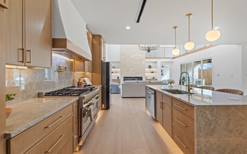 4034 Furey Street, Dallas, TX 75212, 4 Habitaciones Habitaciones , ,3 BañosBaños,Residential,En Venta,4034 Furey Street,0,21184830