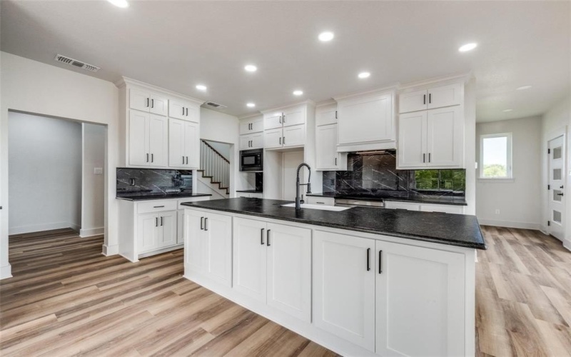 614 Twin Hills Road, Lake Bridgeport, TX 76426, 3 Bedrooms Bedrooms, ,3 BathroomsBathrooms,Residential,For Sale,614 Twin Hills Road,0,21184928