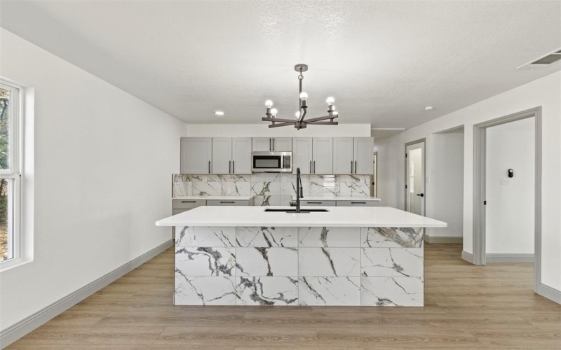 5619 Lake Granbury Trail, Granbury, TX 76048, 4 Bedrooms Bedrooms, ,2 BathroomsBathrooms,Residential,For Sale,5619 Lake Granbury Trail,0,21184941