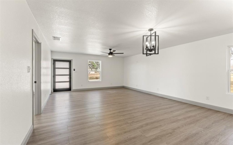 5619 Lake Granbury Trail, Granbury, TX 76048, 4 Bedrooms Bedrooms, ,2 BathroomsBathrooms,Residential,For Sale,5619 Lake Granbury Trail,0,21184941