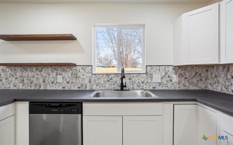 707 S 13th Street, Temple, TX 76504, 3 Bedrooms Bedrooms, ,2 BathroomsBathrooms,Residential,For Sale,707 S 13th Street,0,604593