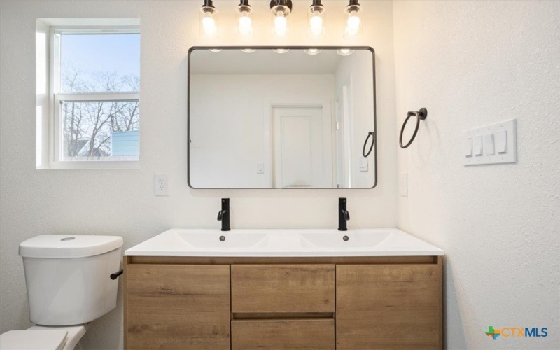 707 S 13th Street, Temple, TX 76504, 3 Bedrooms Bedrooms, ,2 BathroomsBathrooms,Residential,For Sale,707 S 13th Street,0,604593