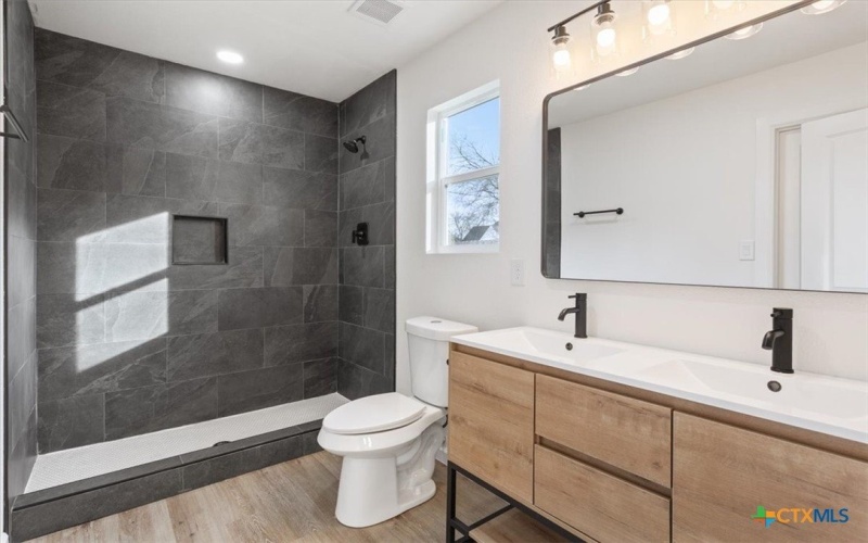 707 S 13th Street, Temple, TX 76504, 3 Bedrooms Bedrooms, ,2 BathroomsBathrooms,Residential,For Sale,707 S 13th Street,0,604593