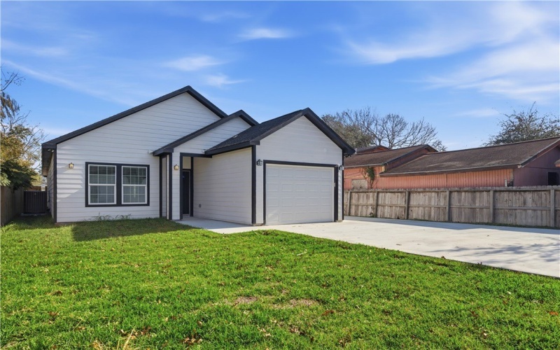 2905 Houston Street, Corpus Christi, TX 78415, 4 Bedrooms Bedrooms, ,3 BathroomsBathrooms,Residential,For Sale,2905 Houston Street,0,471614