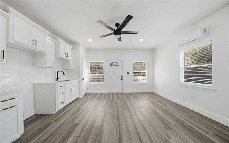 2905 Houston Street, Corpus Christi, TX 78415, 4 Bedrooms Bedrooms, ,3 BathroomsBathrooms,Residential,For Sale,2905 Houston Street,0,471614