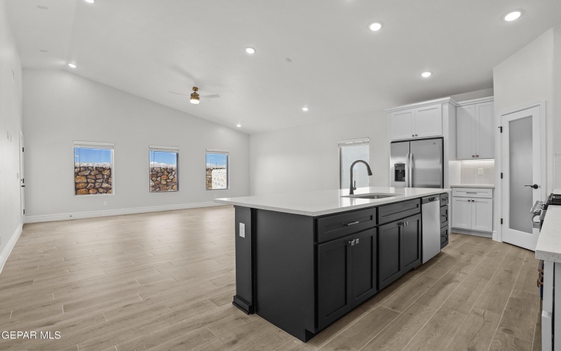 3941 Peak Place, El Paso, TX 79938, 4 Bedrooms Bedrooms, ,2 BathroomsBathrooms,Residential,For Sale,3941 Peak Place,0,938576