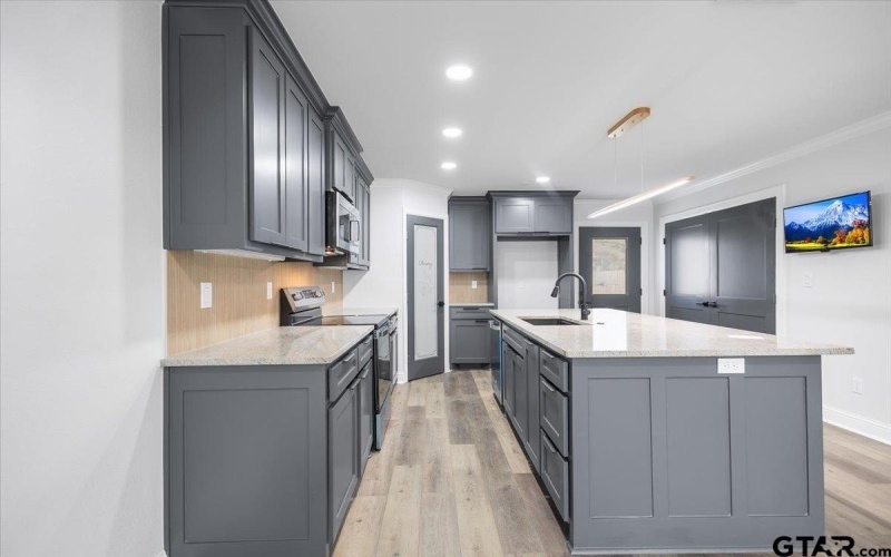 906 Duckenfield Avenue, Tyler, TX 75701, 3 Bedrooms Bedrooms, ,2 BathroomsBathrooms,Residential,For Sale,906 Duckenfield Avenue,0,26002456