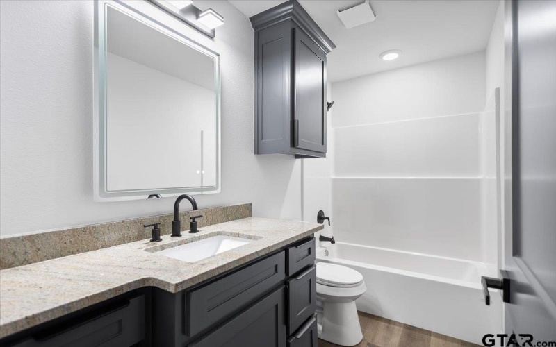 906 Duckenfield Avenue, Tyler, TX 75701, 3 Bedrooms Bedrooms, ,2 BathroomsBathrooms,Residential,For Sale,906 Duckenfield Avenue,0,26002456