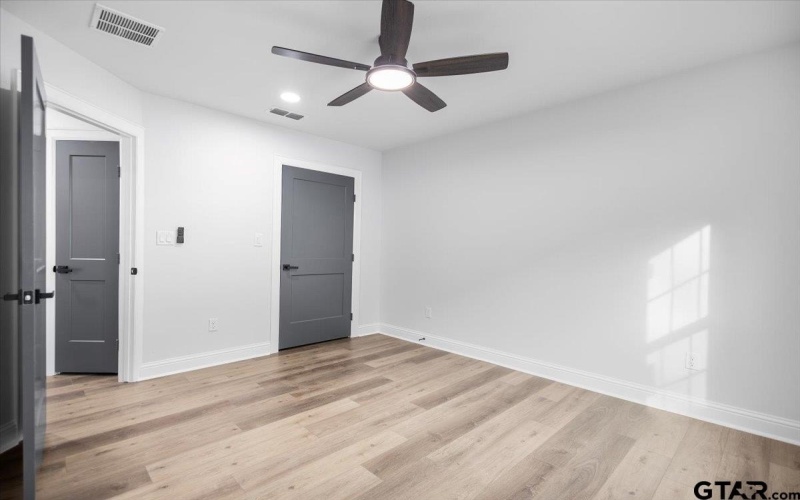 906 Duckenfield Avenue, Tyler, TX 75701, 3 Bedrooms Bedrooms, ,2 BathroomsBathrooms,Residential,For Sale,906 Duckenfield Avenue,0,26002456