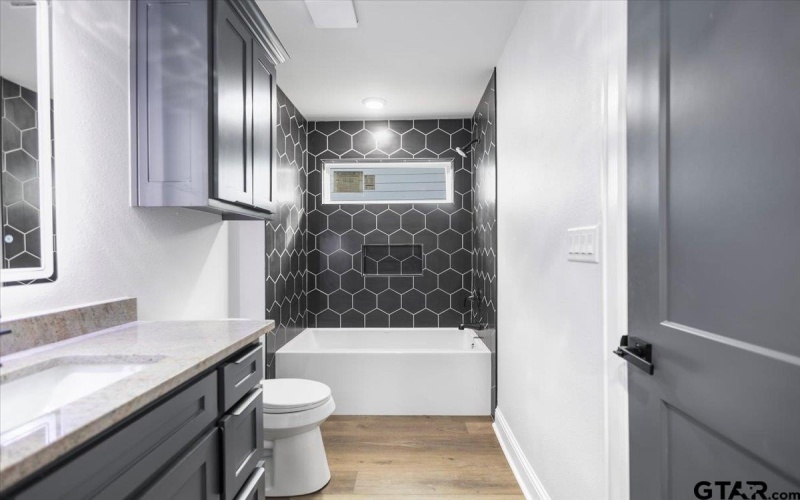 906 Duckenfield Avenue, Tyler, TX 75701, 3 Bedrooms Bedrooms, ,2 BathroomsBathrooms,Residential,For Sale,906 Duckenfield Avenue,0,26002456