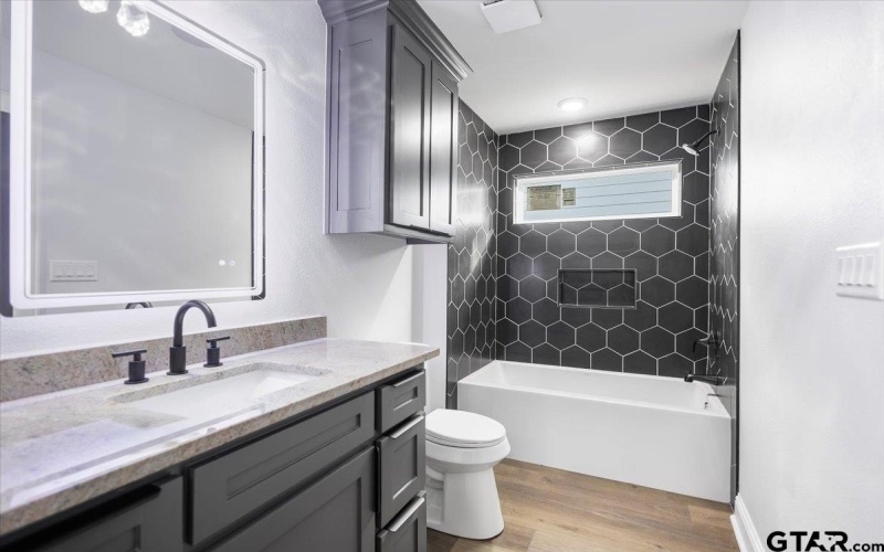 906 Duckenfield Avenue, Tyler, TX 75701, 3 Bedrooms Bedrooms, ,2 BathroomsBathrooms,Residential,For Sale,906 Duckenfield Avenue,0,26002456