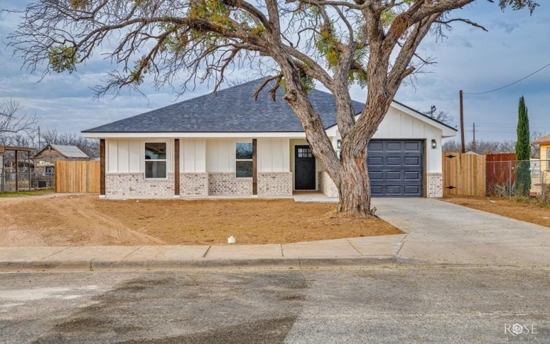 2107 Shelton Street, San Angelo, TX 76901, 3 Bedrooms Bedrooms, ,2 BathroomsBathrooms,Residential,For Sale,2107 Shelton Street,0,131714
