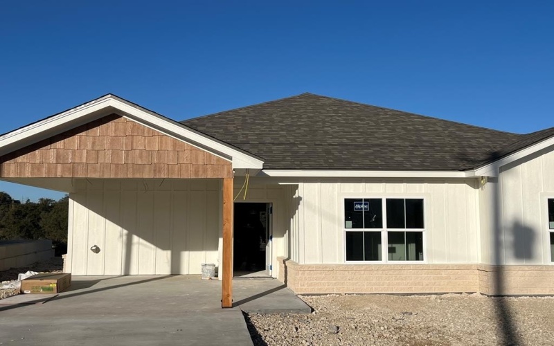 305 N 1st St, Mertzon, TX 76941, 3 Habitaciones Habitaciones , ,2 BañosBaños,Residential,En Venta,305 N 1st St,0,131720