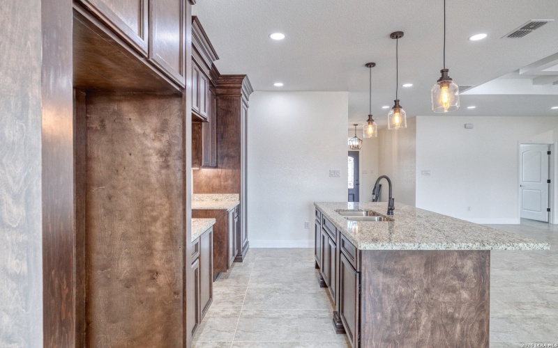 207 Riverside Drive, Uvalde, TX 78801, 4 Bedrooms Bedrooms, ,2 BathroomsBathrooms,Residential,For Sale,207 Riverside Drive,0,1942805