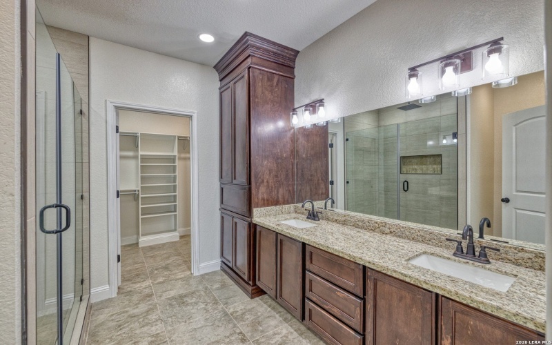 207 Riverside Drive, Uvalde, TX 78801, 4 Bedrooms Bedrooms, ,2 BathroomsBathrooms,Residential,For Sale,207 Riverside Drive,0,1942805