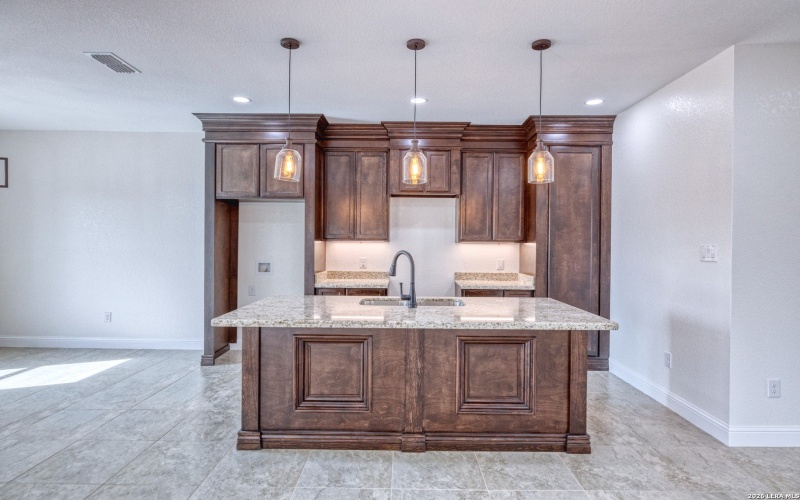 207 Riverside Drive, Uvalde, TX 78801, 4 Bedrooms Bedrooms, ,2 BathroomsBathrooms,Residential,For Sale,207 Riverside Drive,0,1942805