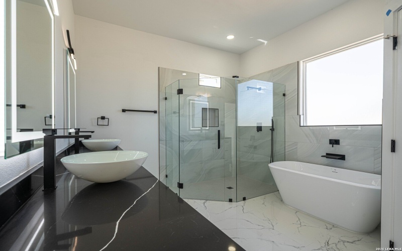 999 County Road 319, La Vernia, TX 78121, 4 Bedrooms Bedrooms, ,3 BathroomsBathrooms,Residential,For Sale,999 County Road 319,0,1942817