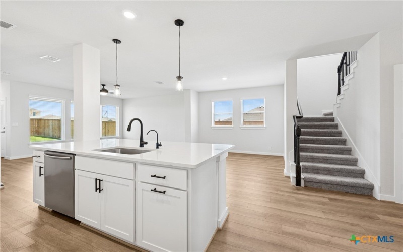 129 Radnor Road, New Braunfels, TX 78130, 4 Habitaciones Habitaciones , ,5 BañosBaños,Residential,En Venta,129 Radnor Road,0,605150