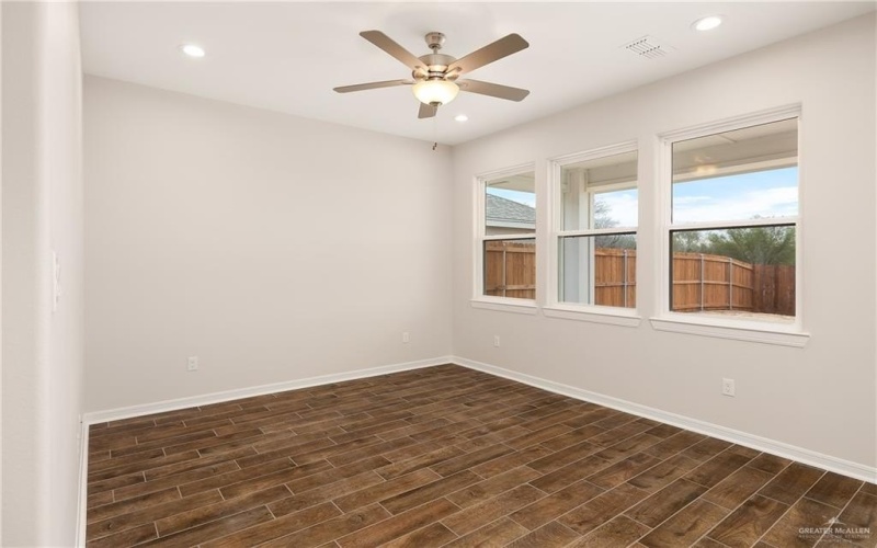 956 W Star Flower Street, Edinburg, TX 78541, 3 Habitaciones Habitaciones , ,2 BañosBaños,Residential,En Venta,956 W Star Flower Street,0,493555