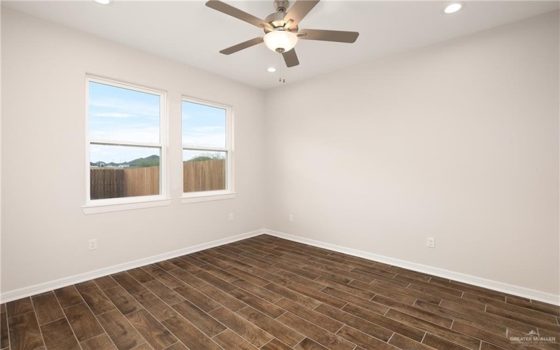 956 W Star Flower Street, Edinburg, TX 78541, 3 Habitaciones Habitaciones , ,2 BañosBaños,Residential,En Venta,956 W Star Flower Street,0,493555