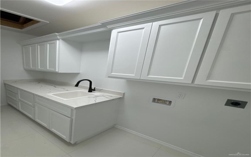 4009 Zanesville, McAllen, TX 78504, 3 Habitaciones Habitaciones , ,3 BañosBaños,Residential,En Venta,4009 Zanesville,0,494752