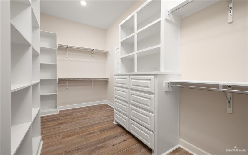 14820 Aqualina Way, McAllen, TX 78504, 5 Bedrooms Bedrooms, ,5 BathroomsBathrooms,Residential,For Sale,14820 Aqualina Way,0,494803