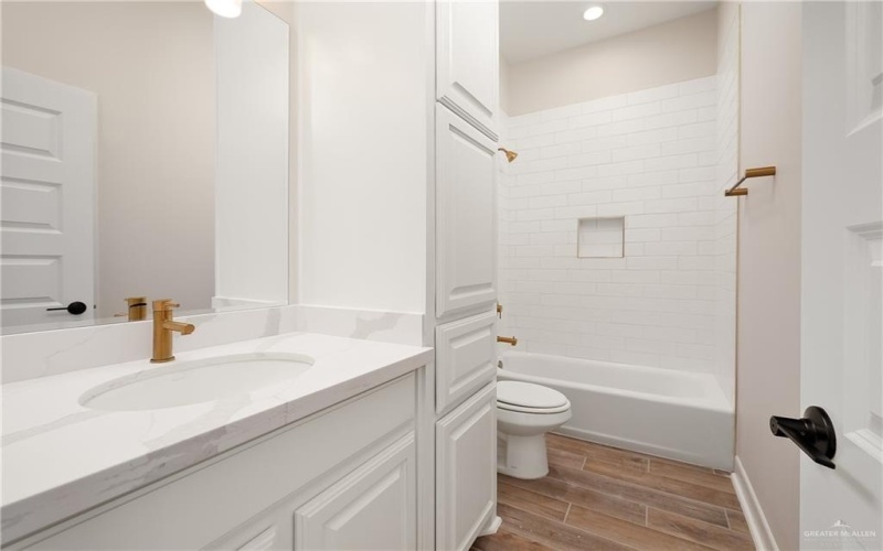 14820 Aqualina Way, McAllen, TX 78504, 5 Bedrooms Bedrooms, ,5 BathroomsBathrooms,Residential,For Sale,14820 Aqualina Way,0,494803