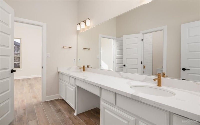 14820 Aqualina Way, McAllen, TX 78504, 5 Bedrooms Bedrooms, ,5 BathroomsBathrooms,Residential,For Sale,14820 Aqualina Way,0,494803