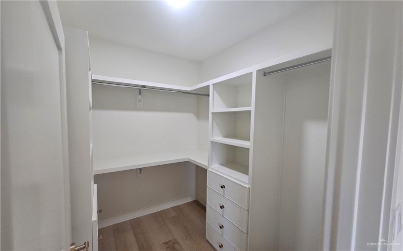 2905 Gumwood Avenue, McAllen, TX 78501, 3 Habitaciones Habitaciones , ,2 BañosBaños,Residential,En Venta,2905 Gumwood Avenue,0,495010