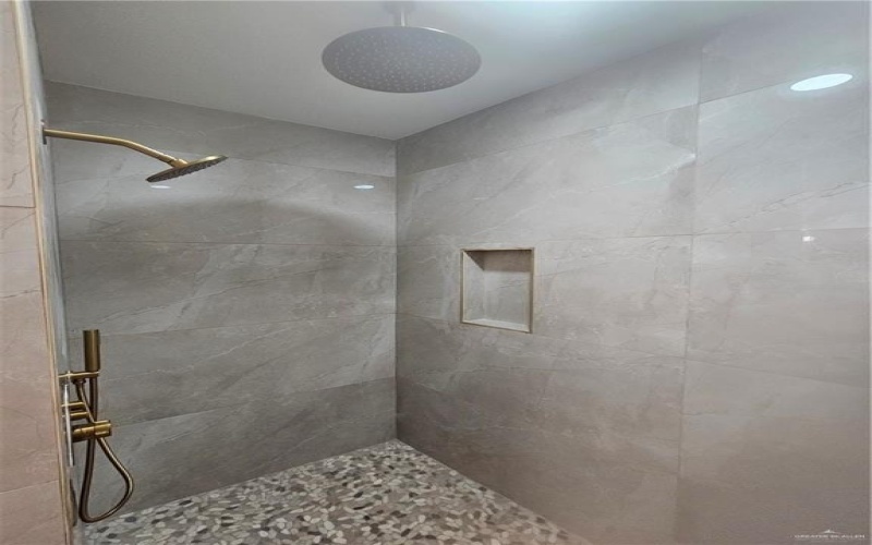 2905 Gumwood Avenue, McAllen, TX 78501, 3 Habitaciones Habitaciones , ,2 BañosBaños,Residential,En Venta,2905 Gumwood Avenue,0,495010