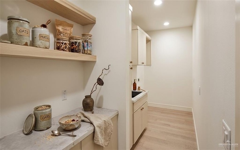 2905 Gumwood Avenue, McAllen, TX 78501, 3 Habitaciones Habitaciones , ,2 BañosBaños,Residential,En Venta,2905 Gumwood Avenue,0,495010