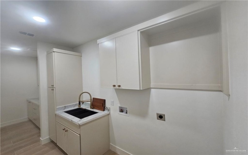 2905 Gumwood Avenue, McAllen, TX 78501, 3 Habitaciones Habitaciones , ,2 BañosBaños,Residential,En Venta,2905 Gumwood Avenue,0,495010