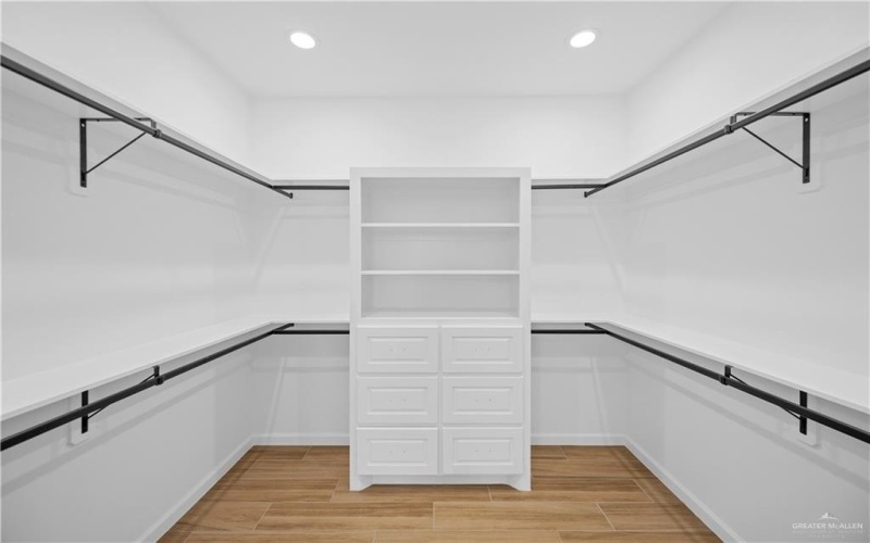 556 Demi Street, Edinburg, TX 78542, 3 Bedrooms Bedrooms, ,2 BathroomsBathrooms,Residential,For Sale,556 Demi Street,0,496350