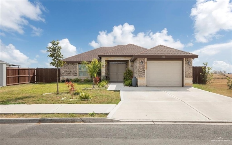 208 San Benito Street, San Juan, TX 78589, 3 Bedrooms Bedrooms, ,2 BathroomsBathrooms,Residential,For Sale,208 San Benito Street,0,496386